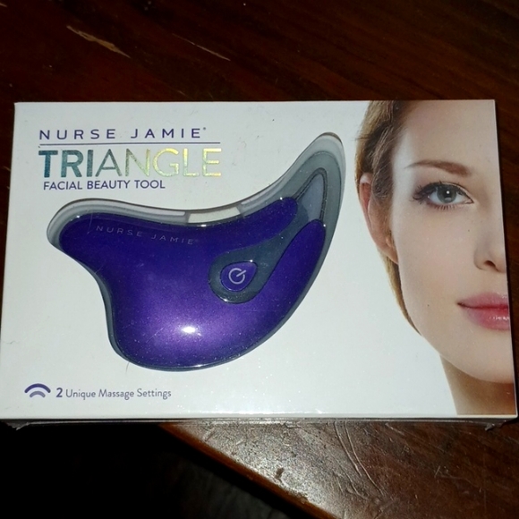 Nurse Jamie Triangle Facial Tool - Picture 1 of 3